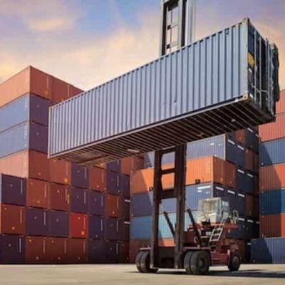 Managing Currency Risk When Paying Overseas Suppliers